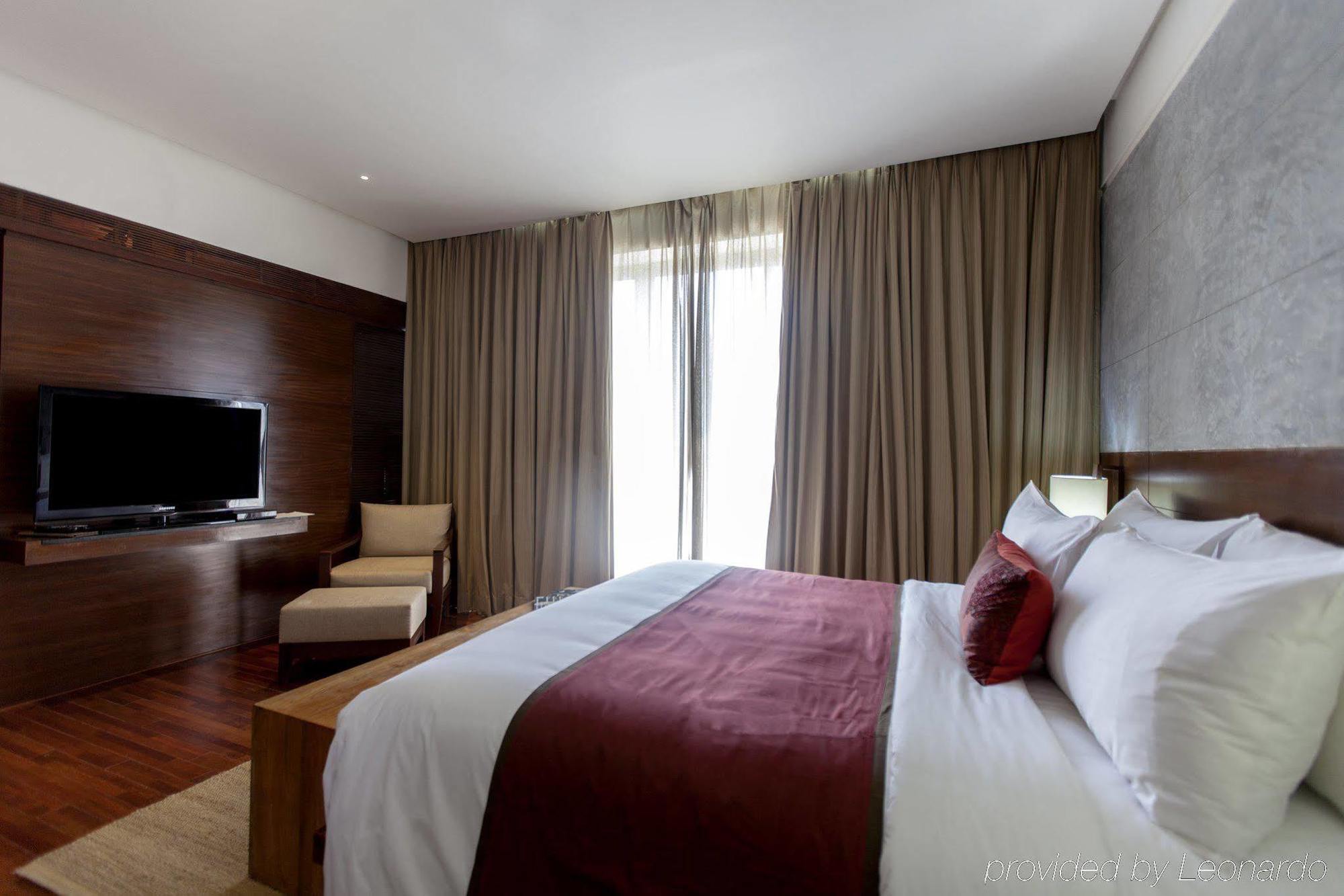 Holiday Inn & Suites Bengaluru Whitefield エクステリア 写真